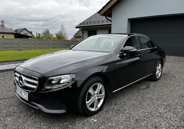 samochody osobowe Mercedes-Benz Klasa E cena 83900 przebieg: 239709, rok produkcji 2016 z Krasnobród